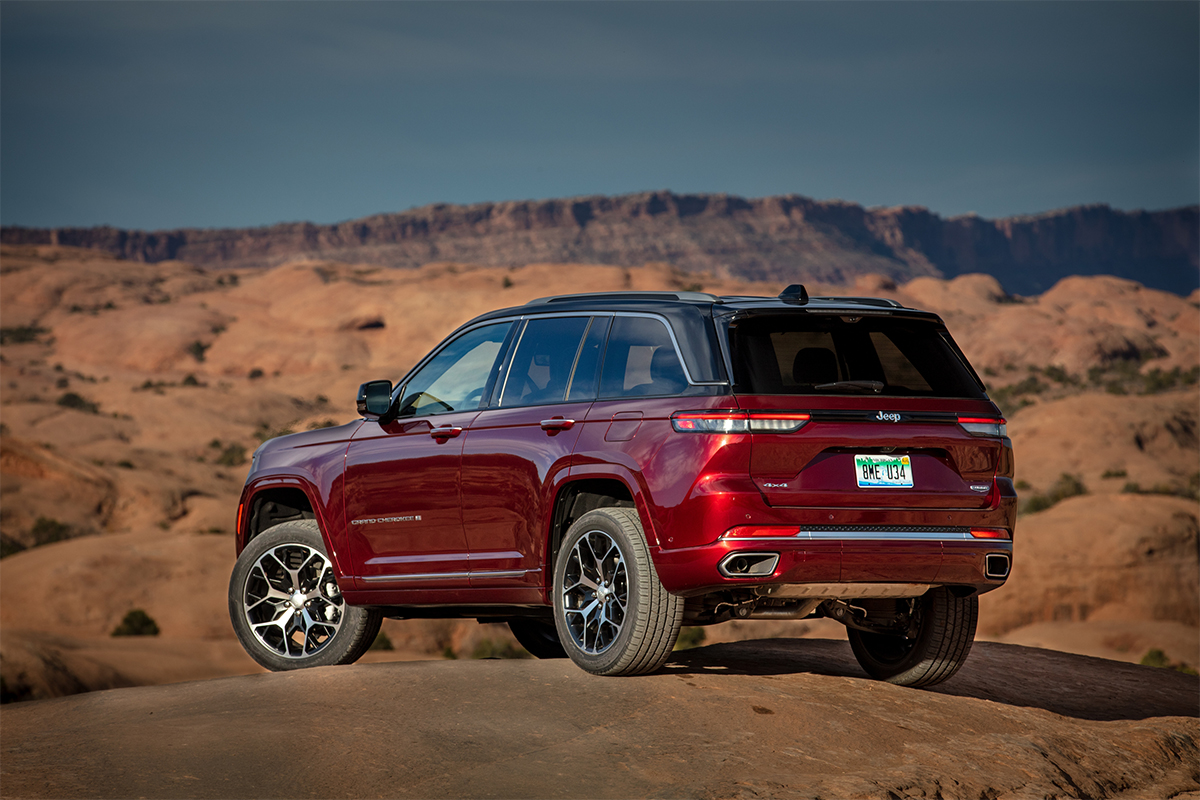 2024 Jeep® Grand Cherokee 02